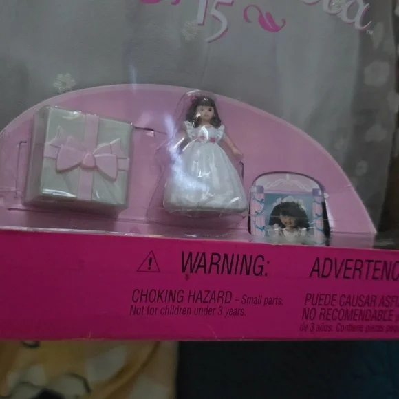 Barbie Quinceañera Doll 2000 - Picture 4 of 5